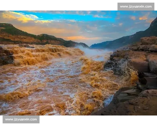 鸟栖沙岩与清水鼓动的地质魅力及自然景观对比探秘